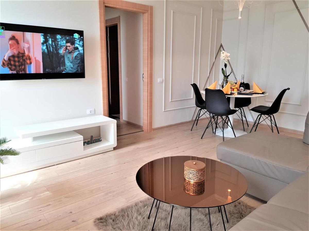 Evy Deluxe Apartment مامايا المظهر الخارجي الصورة