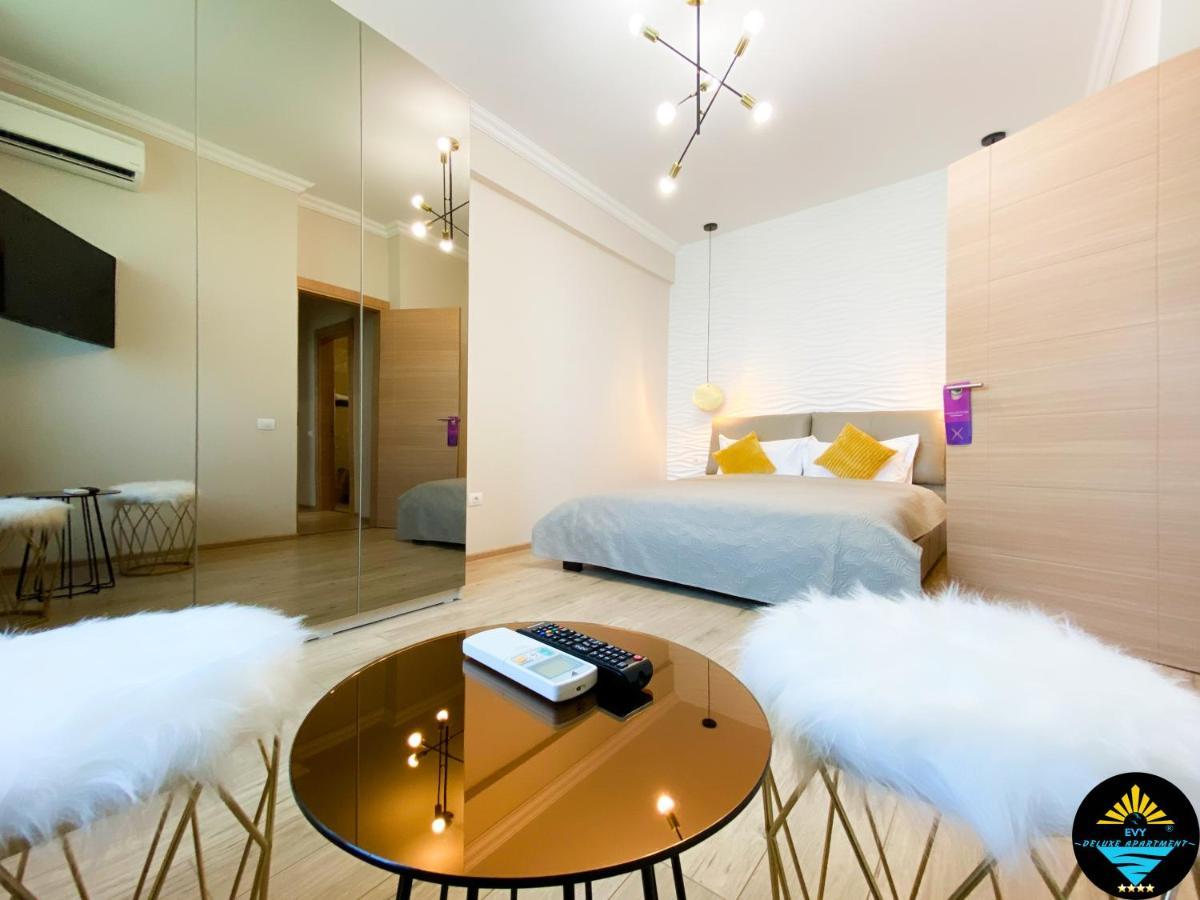 Evy Deluxe Apartment مامايا المظهر الخارجي الصورة