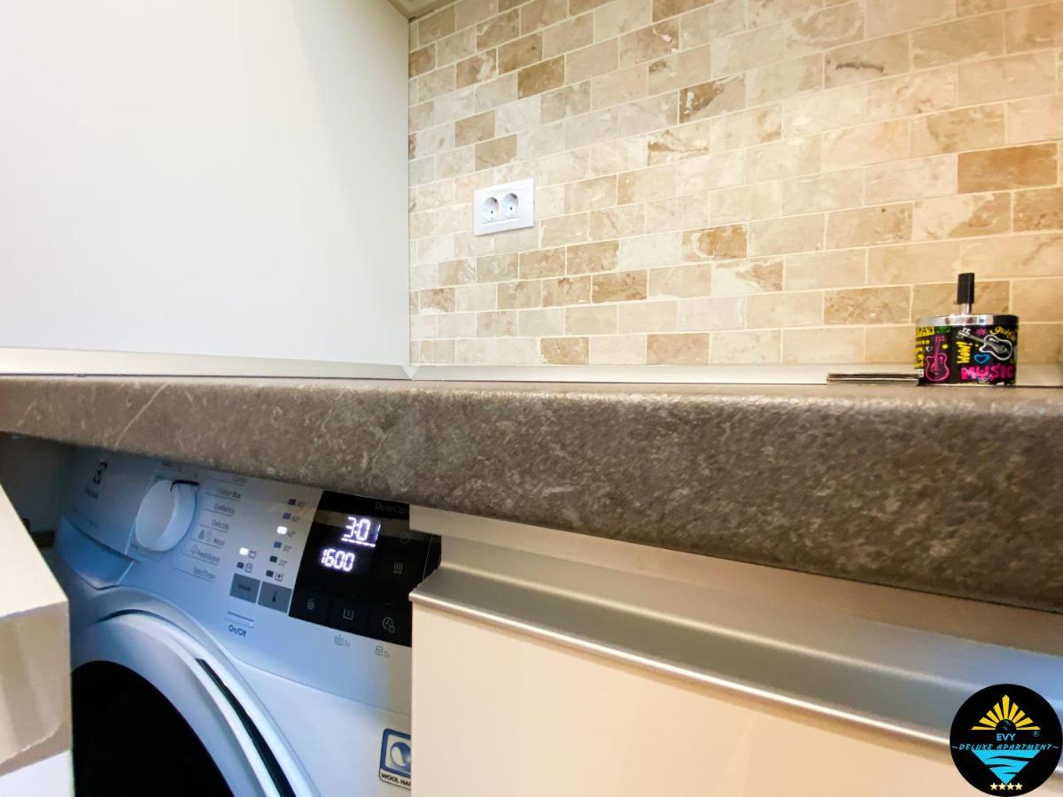 Evy Deluxe Apartment مامايا المظهر الخارجي الصورة